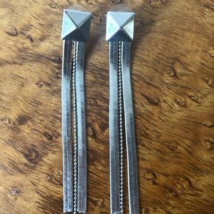 💸 3 for $14 💸. Silver earrings